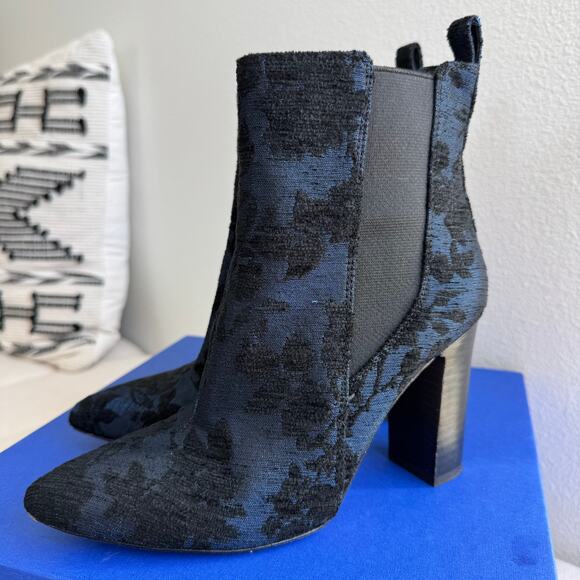 Vince Camuto Britsy Chelsea Floral Brocade Blue Black Ankle Boots Size 7.5 - Picture 3 of 10